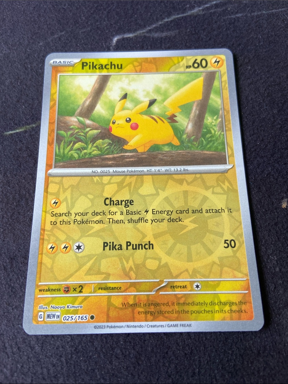 Pikachu Pokémon card (025/165) 151